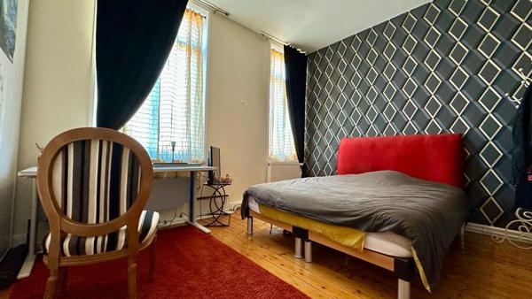 Maison de ville pleine de charme – 3 chambres / possible 4 – Jardin exposé sud-ouest