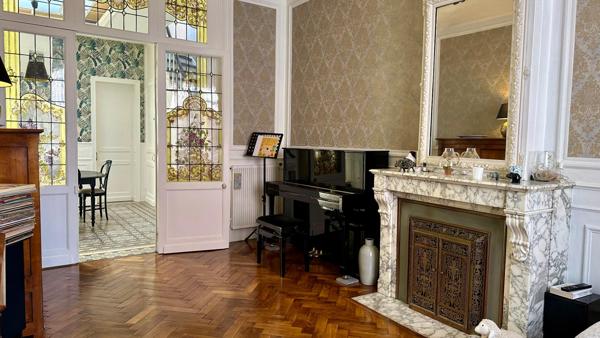 Maison de ville pleine de charme – 3 chambres / possible 4 – Jardin exposé sud-ouest