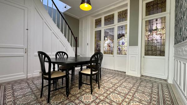 Maison de ville pleine de charme – 3 chambres / possible 4 – Jardin exposé sud-ouest