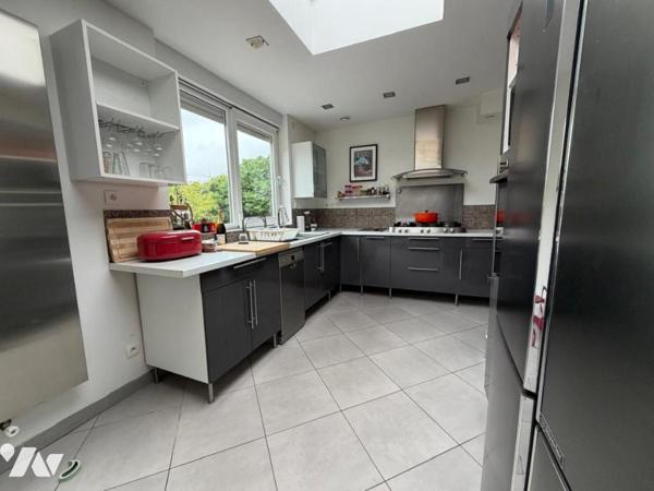 Vente Maison semi individuelle 4 chambres + jardin + Garage