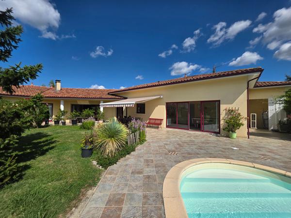 Villa d'exception avec piscine et parc paysager