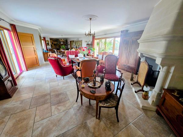 Villa d'exception avec piscine et parc paysager