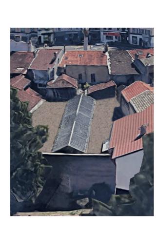 Dpt Rhône (69), à vendre TASSIN LA DEMI LUNE- MURS Local commercial de 800m2 environ dont 630m2 en RDC à l'horloge