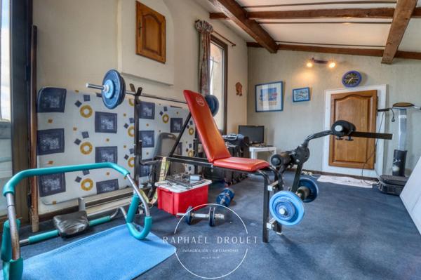 MIONS (69) - PROCHE CENTRE-VILLE – GRANDE MAISON FAMILIALE – 4 CH – GRAND GARAGE – PISCINE