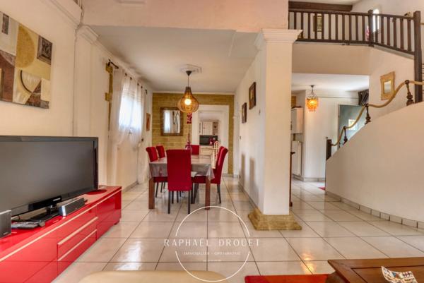 MIONS (69) - PROCHE CENTRE-VILLE – GRANDE MAISON FAMILIALE – 4 CH – GRAND GARAGE – PISCINE