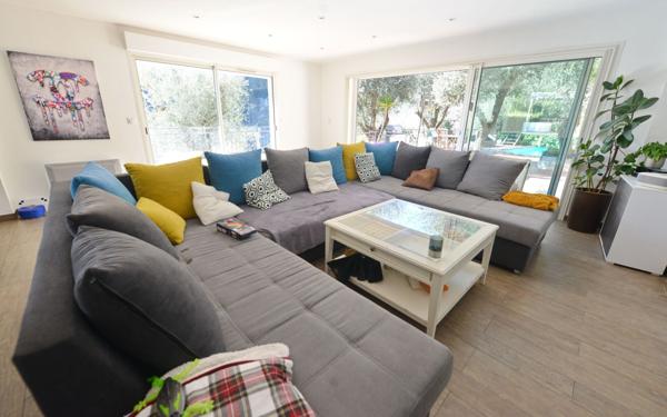 Maison à vendre    5 pièces • 183 m2 Grasse