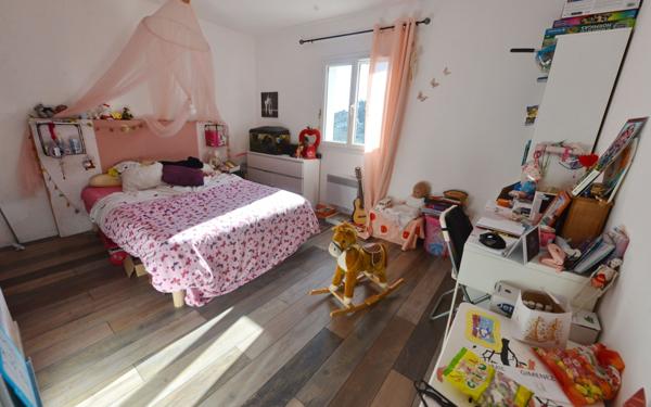 Maison à vendre    5 pièces • 183 m2 Grasse