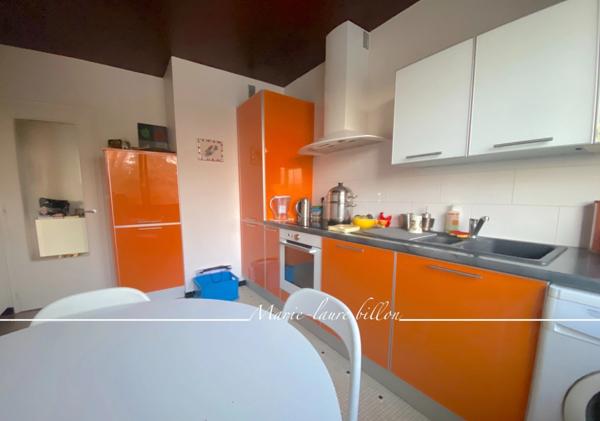 Appartement à vendre 3 pièces CHALLANS (85), une cave et un garage, vue sur le parc arboré et fleuri