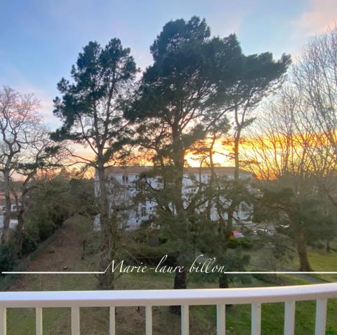 Appartement à vendre 3 pièces CHALLANS (85), une cave et un garage, vue sur le parc arboré et fleuri