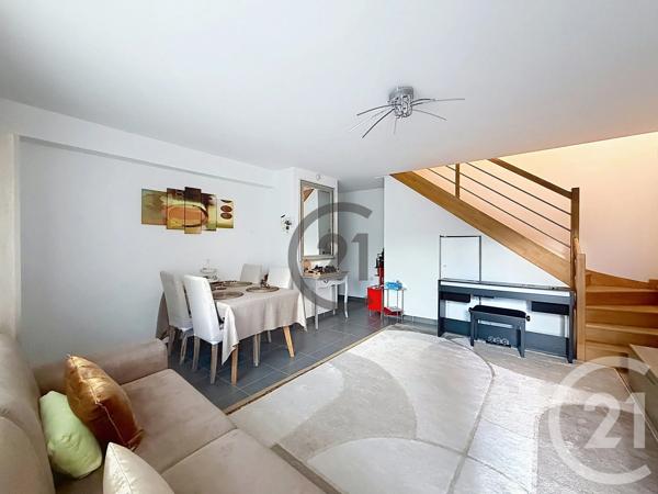 Appartement à vendre  4 pièces - 64,84 m 2   TROYES  - 10