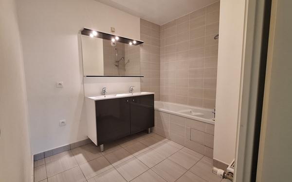 Appartement à louer    3 pièces •  Saint-Pierre-du-Perray