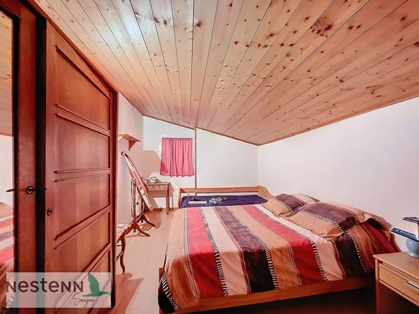 A vendre maison, 87 m², dans un hameau calme du GUA avec ses 2 chambres, sur un terrain de 337m², A 15 minutes des plages de Royan.