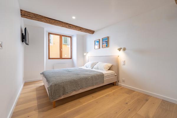 Nice (06300) APPARTEMENT REFAIT A NEUF VIEUX NICE