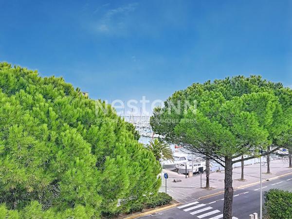 Charmant appartement 3 pièces de 41.61 m² avec vue sur le port, place de parking privative & local à vélo à Gruissan