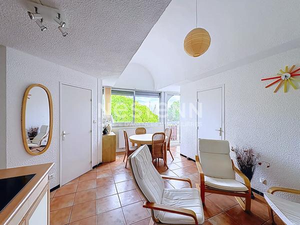 Charmant appartement 3 pièces de 41.61 m² avec vue sur le port, place de parking privative & local à vélo à Gruissan