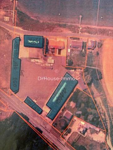 Bureau à vendre 4 pièces de 1 800 m²