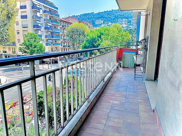 Exclusivité à vendre NICE DELFINO-RIQUIER : Appartement 3/4 pièces à rénover avec un potentiel incroyable !