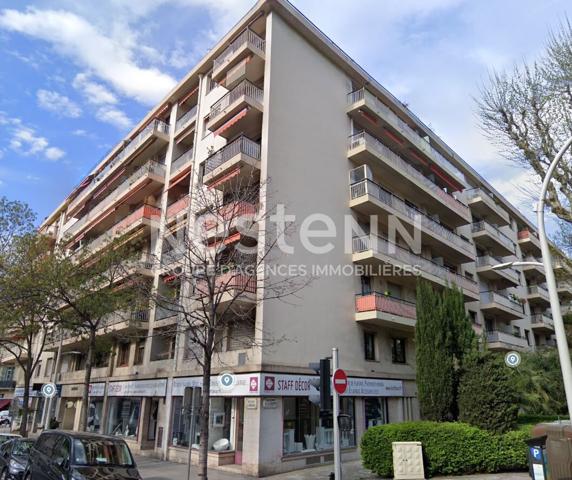 Exclusivité à vendre NICE DELFINO-RIQUIER : Appartement 3/4 pièces à rénover avec un potentiel incroyable !