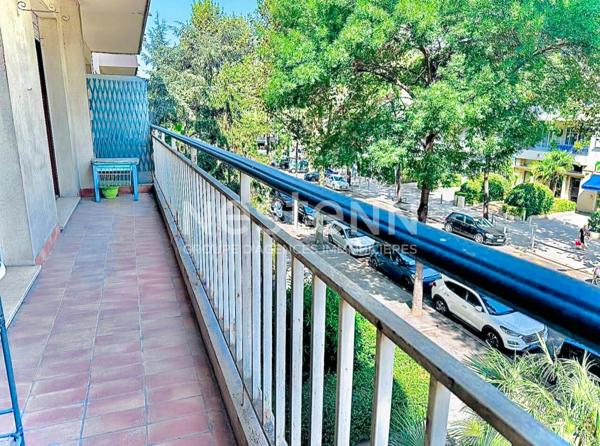 Exclusivité à vendre NICE DELFINO-RIQUIER : Appartement 3/4 pièces à rénover avec un potentiel incroyable !