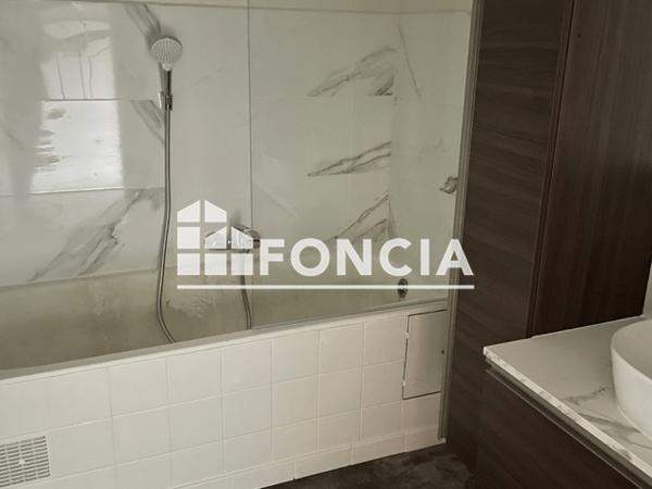 Location Appartement 2 pièces 77.9 m² - 39 RUE DU PONT DE PIERRE Essey Les Nancy 54270