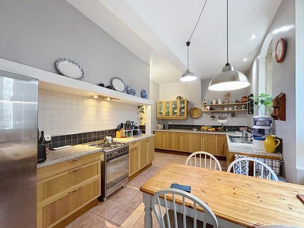 Maison bourgeoise du XVIII?  Charme, espace et vie de famille au cœur de Castelnaudary