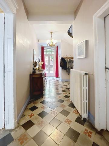 Maison bourgeoise du XVIII?  Charme, espace et vie de famille au cœur de Castelnaudary