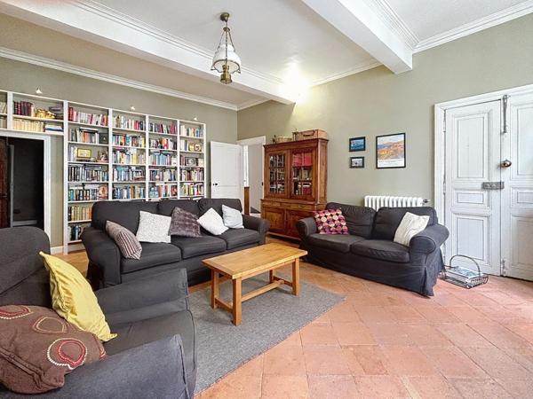 Maison bourgeoise du XVIII?  Charme, espace et vie de famille au cœur de Castelnaudary