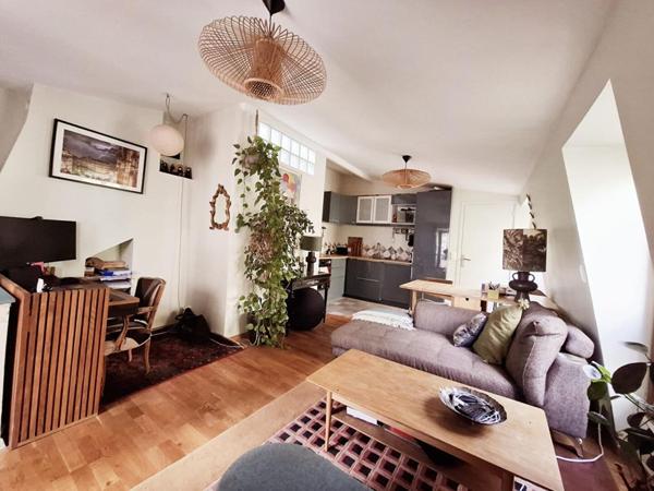 Magnifique 3 pièces 46m2 Buttes Chaumont Jourdain Paris 19