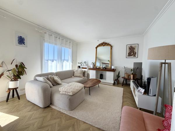 Appartement lumineux avec balcon sur le canal du Midi et deux places de stationnement