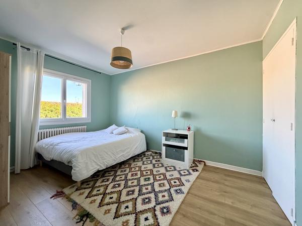Appartement lumineux avec balcon sur le canal du Midi et deux places de stationnement