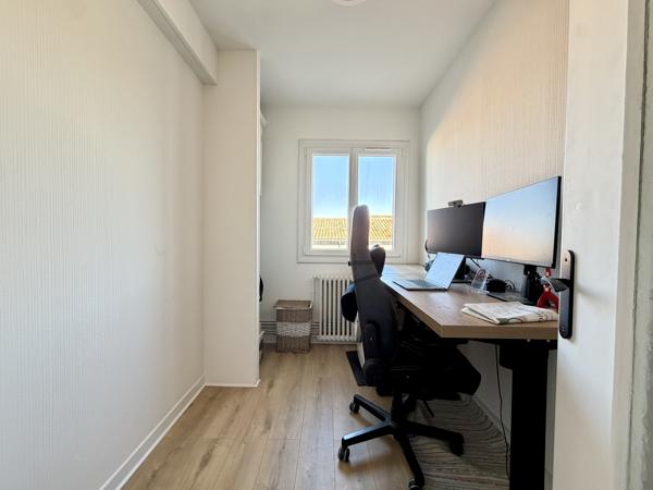 Appartement lumineux avec balcon sur le canal du Midi et deux places de stationnement