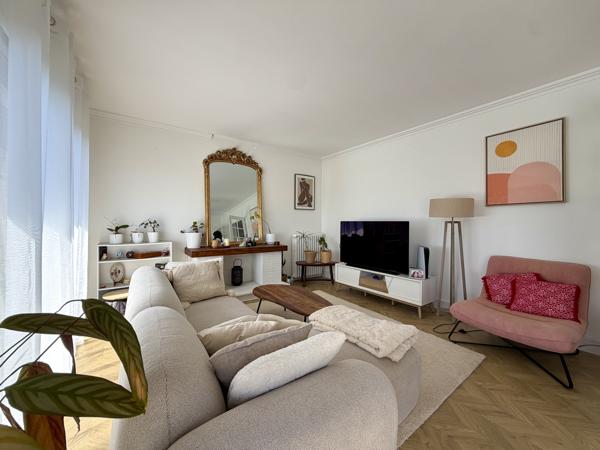 Appartement lumineux avec balcon sur le canal du Midi et deux places de stationnement