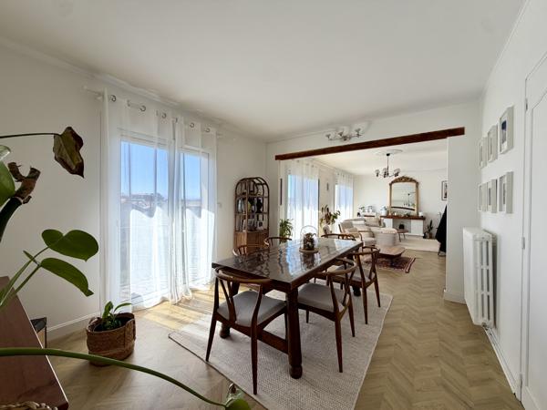 Appartement lumineux avec balcon sur le canal du Midi et deux places de stationnement