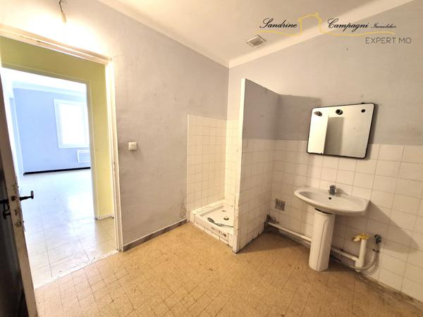 Maison de village avec garage, à terminer de rénover