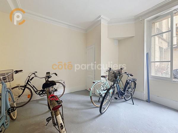 Vente
                Appartement35 m² - 2 Pièces -
                    PARIS (75013)