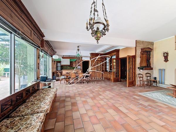 Appartement T5 4 chambres 177 m² terrasse, piscine