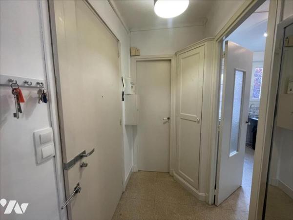 CAEN  VAUGEUX CHATEAU APPARTEMENT 4 PIECES VENDU OCCUPE