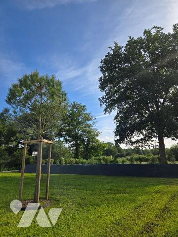 Situé dans un quartier calme et résidentiel, pavillon  neuf, de plain-pied d'une surface habita...