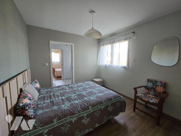 Situé dans un quartier calme et résidentiel, pavillon  neuf, de plain-pied d'une surface habita...
