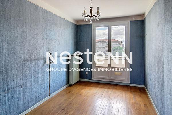 Grand Appartement T5 4 chambres à rénover en dernier étage avec Balcon Cave et Garage Glycines Picasso - 69500 BRON