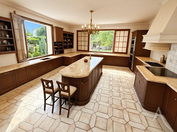 Maison plain pied 5 pièces 114 m2
