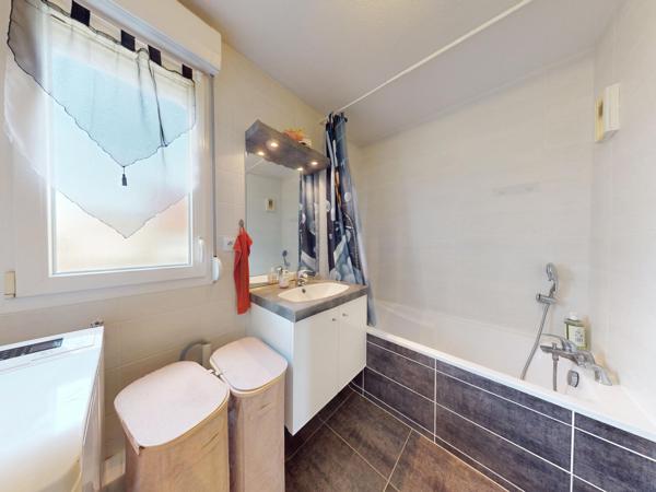 Appartement 70m2 T3 récent avec terrasse