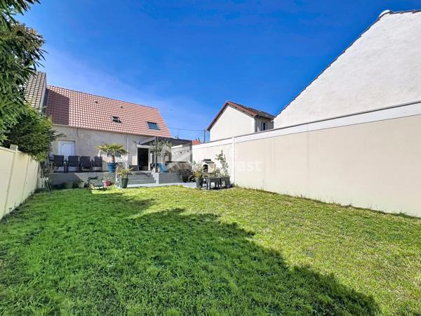 Maison familiale 5 pièces de 2005 – DPE C & pompe à chaleur