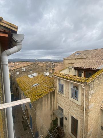 RARE......UNE MAISON: 2 APPARTEMENTS.