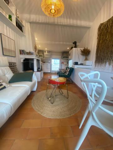 RARE......UNE MAISON: 2 APPARTEMENTS.