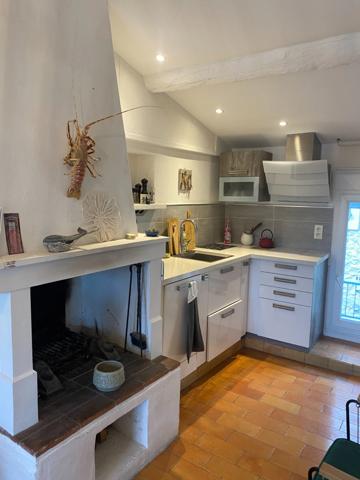 RARE......UNE MAISON: 2 APPARTEMENTS.