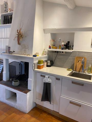 RARE......UNE MAISON: 2 APPARTEMENTS.