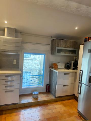 RARE......UNE MAISON: 2 APPARTEMENTS.