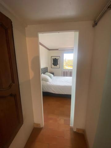 RARE......UNE MAISON: 2 APPARTEMENTS.