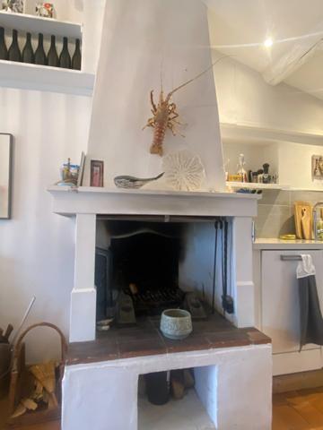 RARE......UNE MAISON: 2 APPARTEMENTS.